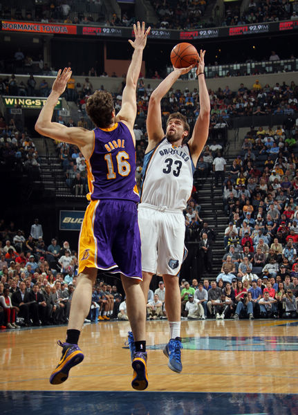 碰撞让球迷 碰撞让球迷