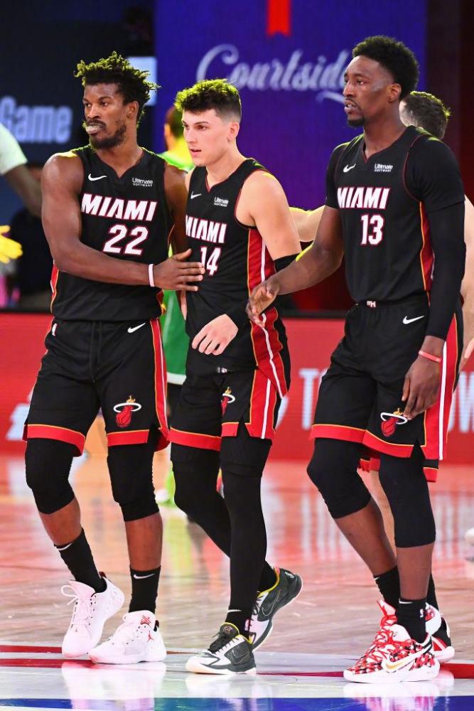 人表现击败 人表现击败